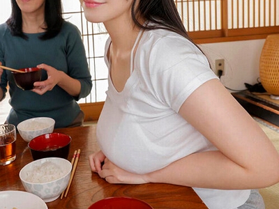 重いからってテーブルにおっぱいを乗せるのはヤメなさいｗ爆乳すぎる義妹に誘惑されまくる逆夜這いVRがたまらない！